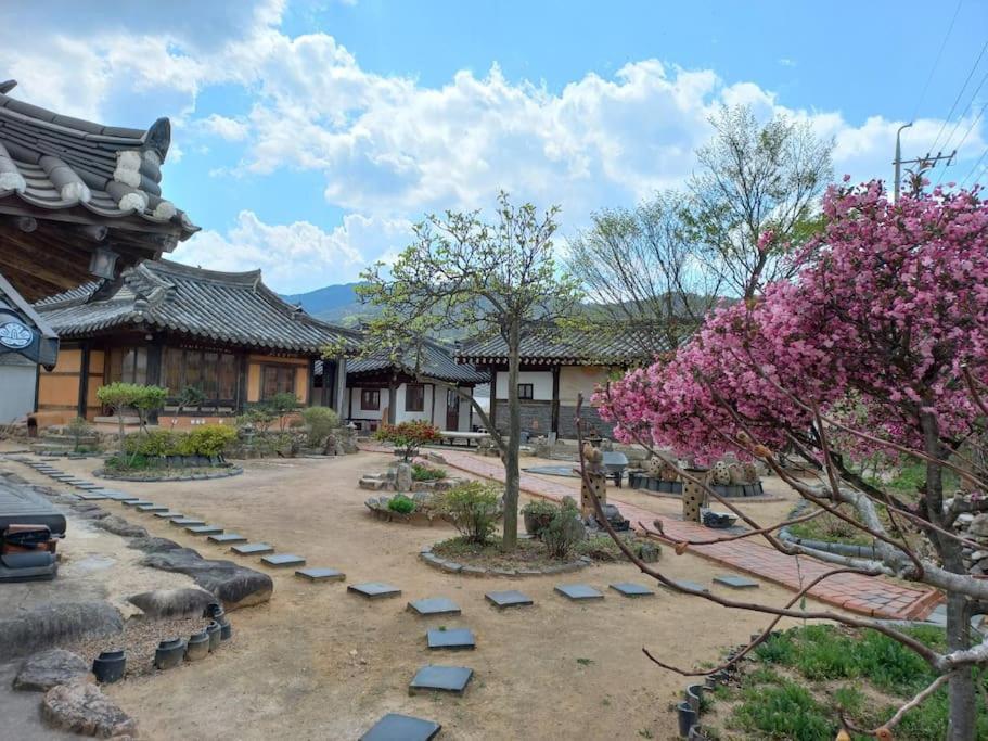 Yasun Gallery Gyeongju Exteriör bild