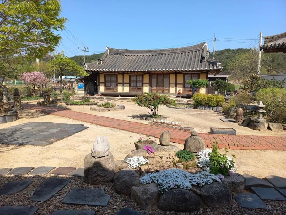 Yasun Gallery Gyeongju Exteriör bild