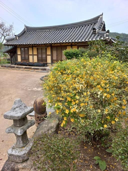 Yasun Gallery Gyeongju Exteriör bild